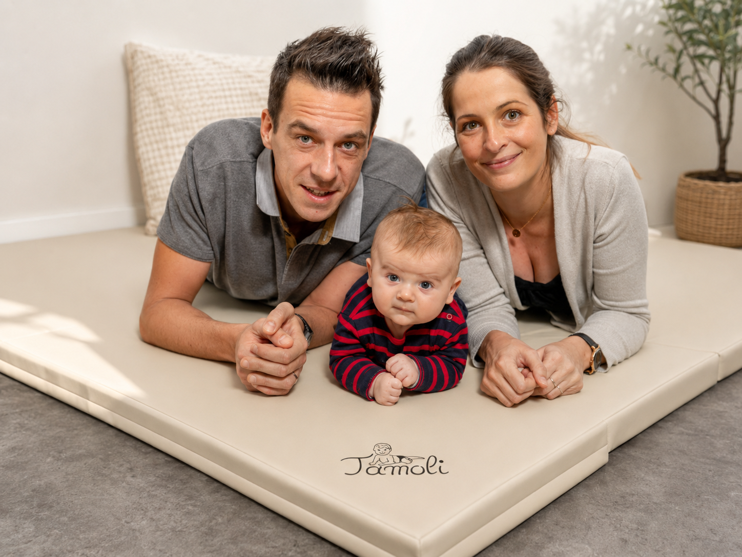 Famille à 3 sur TAMOLI beige 140 cm