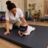 kiné avec bébé et casquette hyperextension